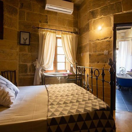 The Burrow Guest House Tarxien Buitenkant foto