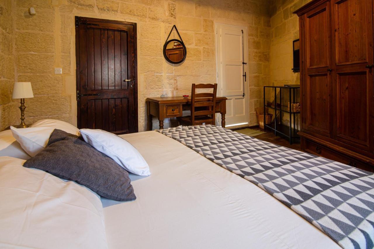 The Burrow Guest House Tarxien Buitenkant foto