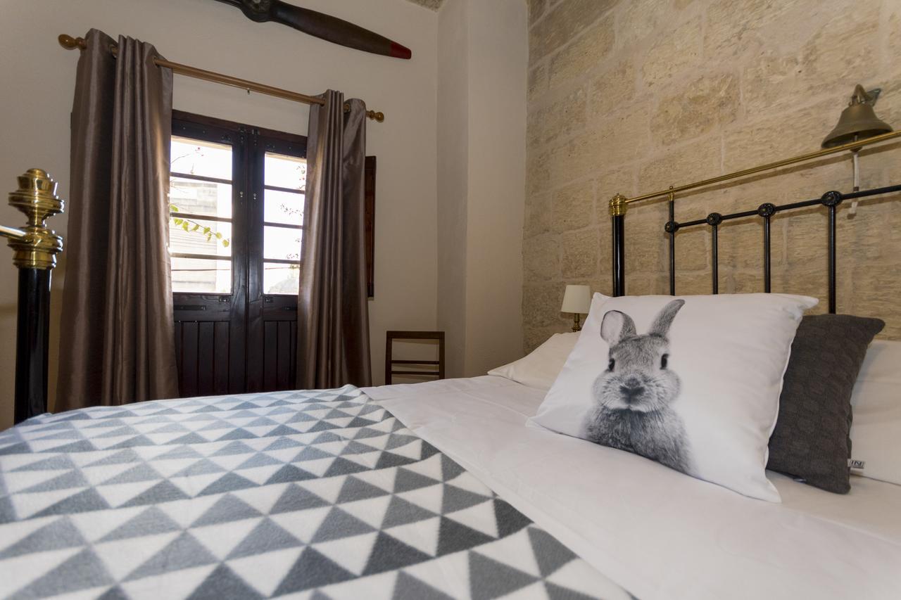 The Burrow Guest House Tarxien Buitenkant foto