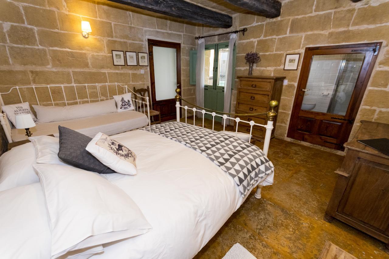 The Burrow Guest House Tarxien Buitenkant foto