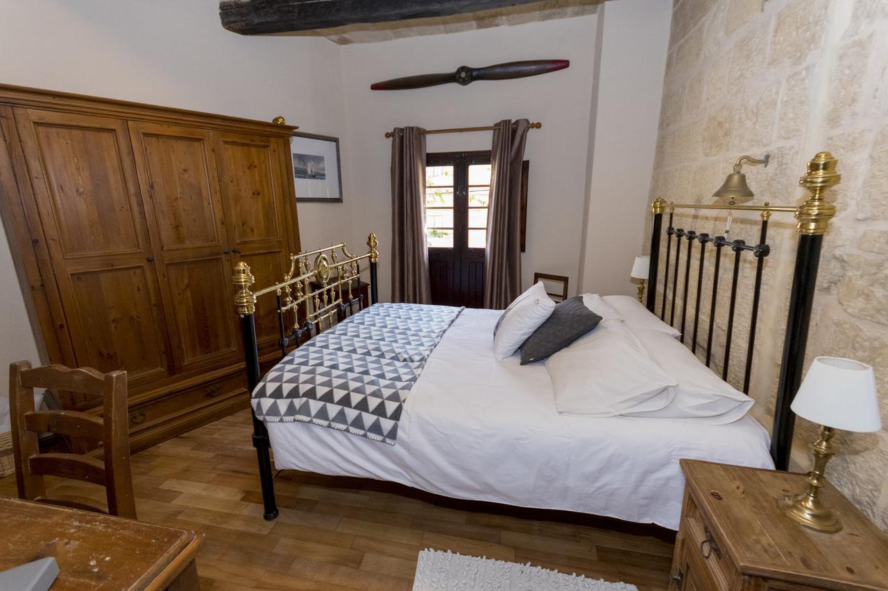 The Burrow Guest House Tarxien Buitenkant foto