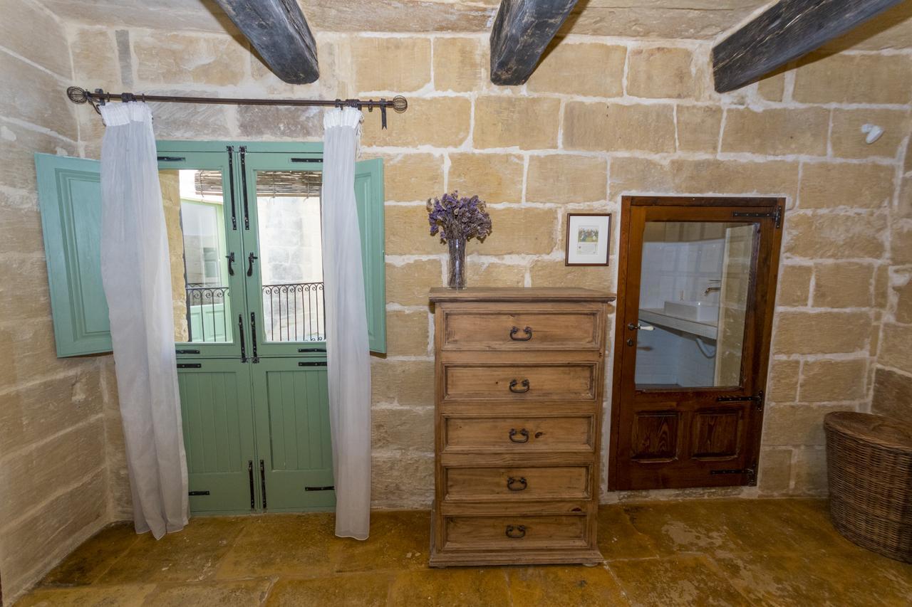 The Burrow Guest House Tarxien Buitenkant foto