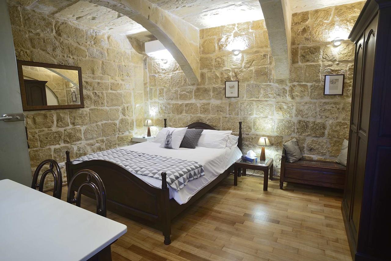 The Burrow Guest House Tarxien Buitenkant foto