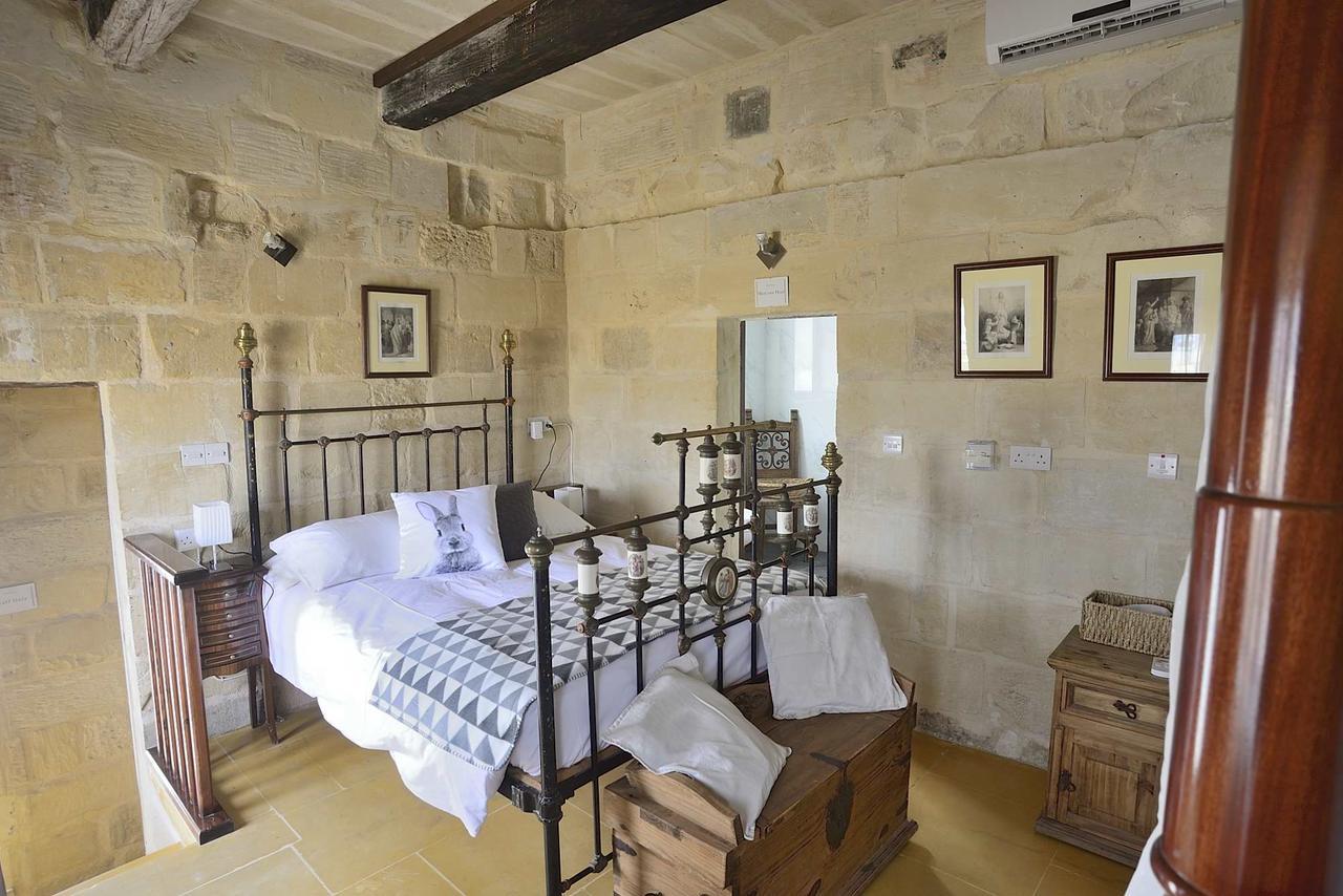 The Burrow Guest House Tarxien Buitenkant foto